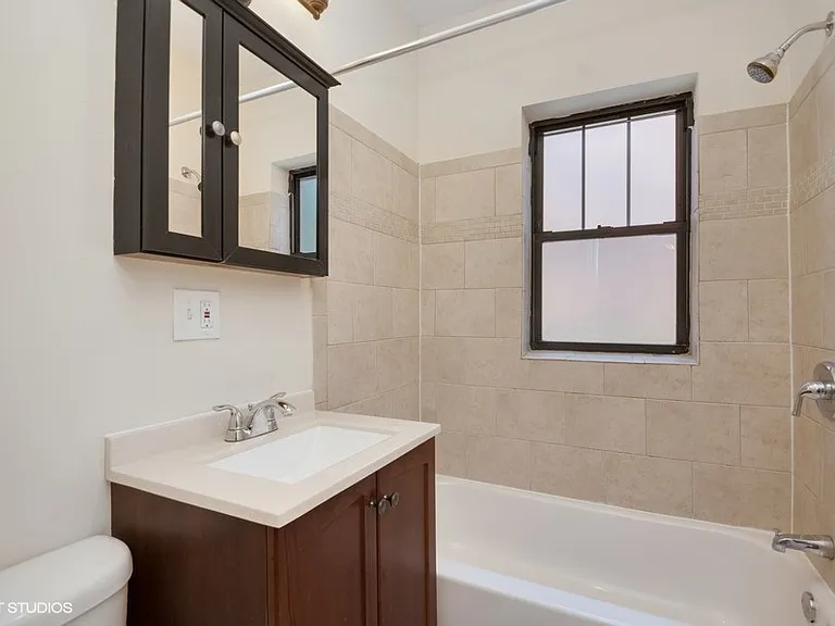 622-30 West Cornelia Avenue — Photo 4