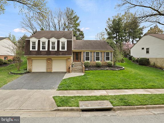 3rd image of 6235 Wilmette Dr