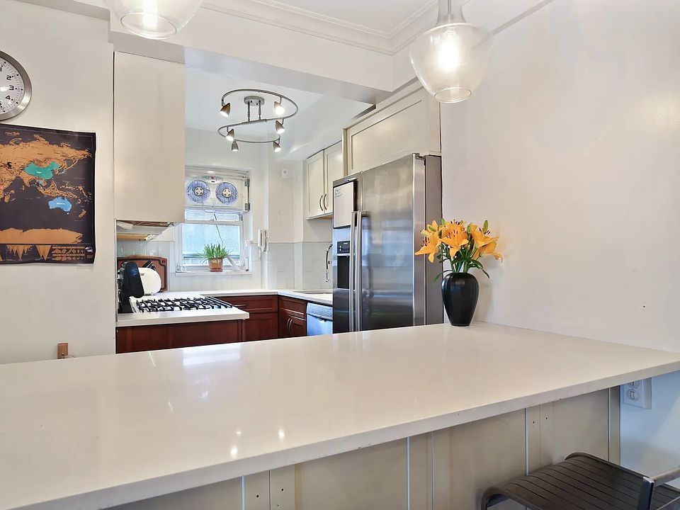 1st image of 288 Lexington Ave APT 6DE