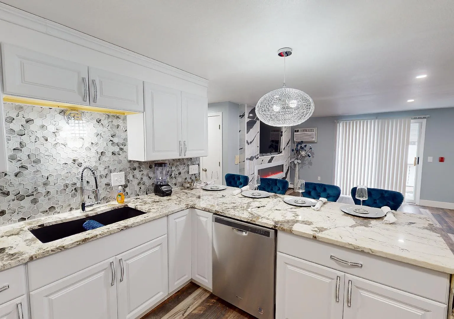600 N Kensington Dr - 8 — Photo 3