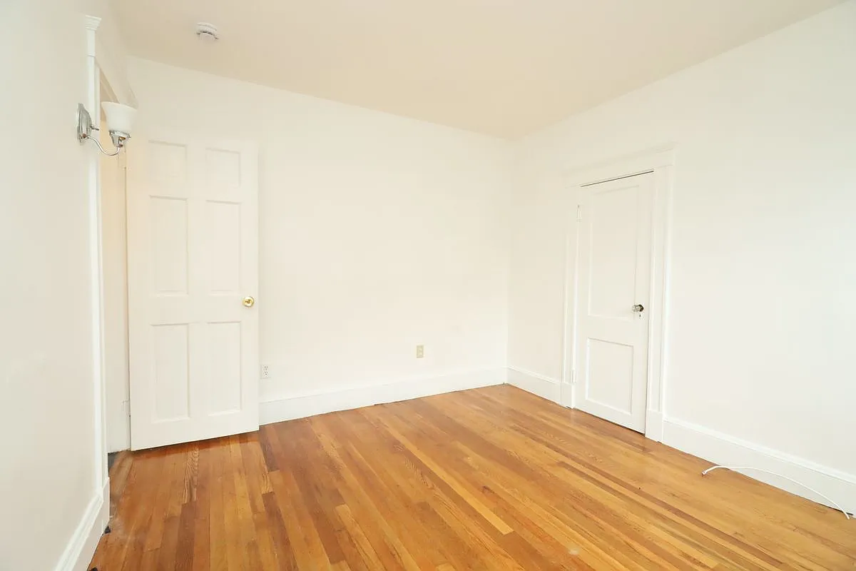 2 bed, 1.0 bath, 1062 sqft, $2,950 — Photo 4