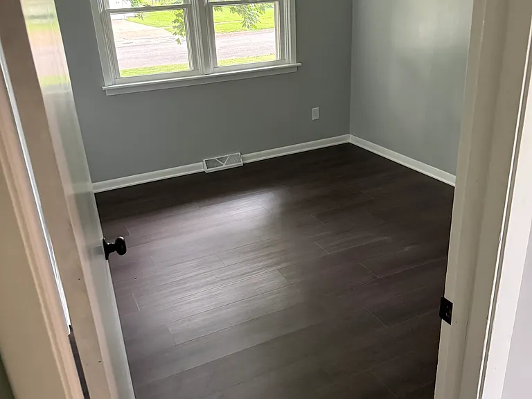 220 E North St — Photo 6