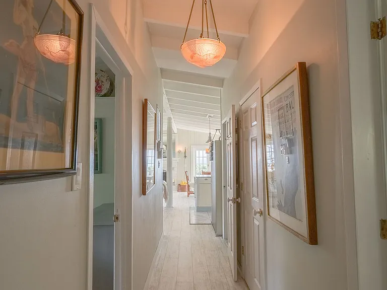 37 E Shore Dr — Photo 12