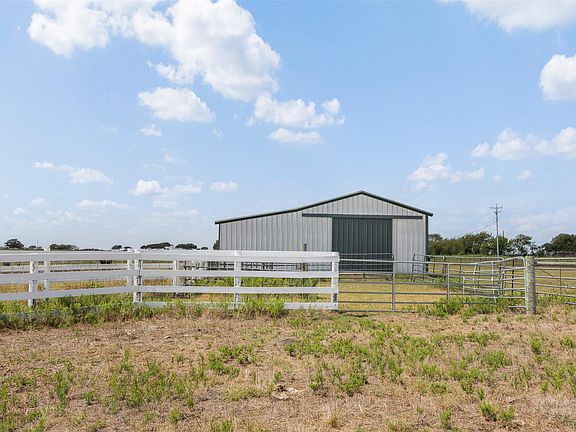 3rd image of 555 Knape Rd