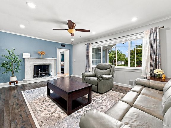 3rd image of 1230 Parkwood Drive