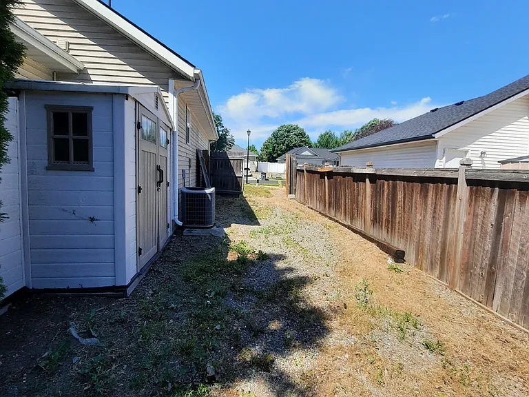 8071 N Ainsworth Dr — Photo 26