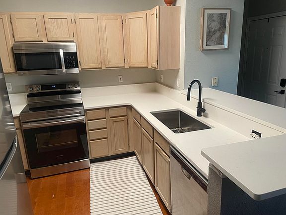 4th image of 4545 Wheaton Dr Unit B320
