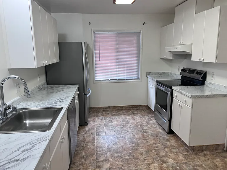 383 Shirley Ave — Photo 4