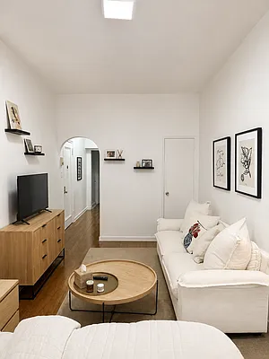 Living room, photo 2