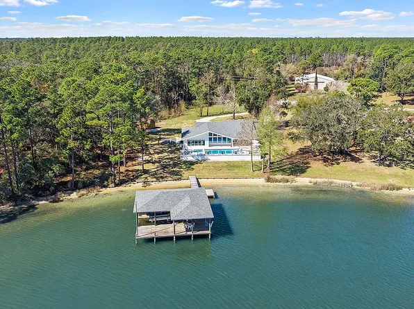 8780 Neumann Dr, Elberta, AL 36530
