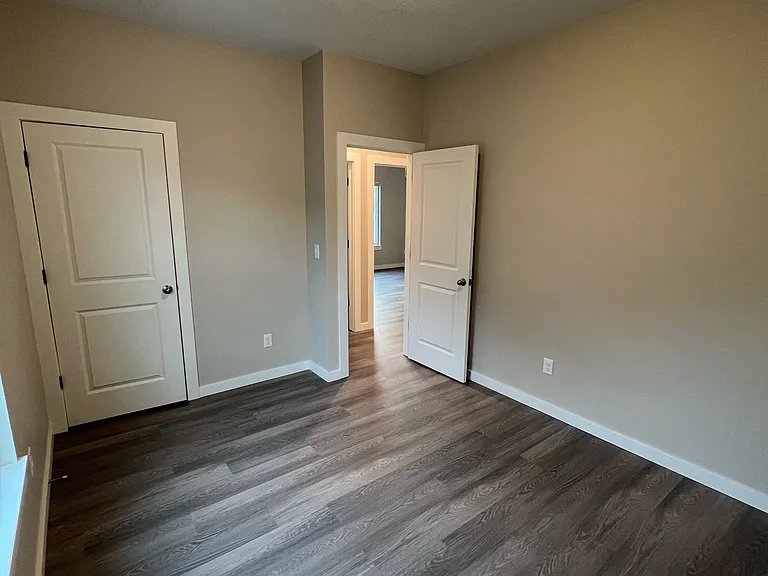 5183 N Cypress St — Photo 9