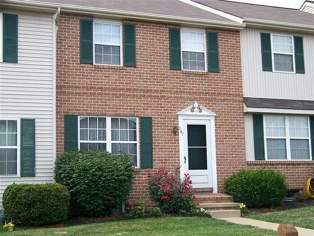 207 Greenland Dr photo 1
