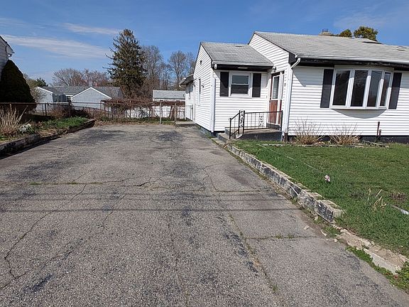 3rd image of 106 Cypress Ave