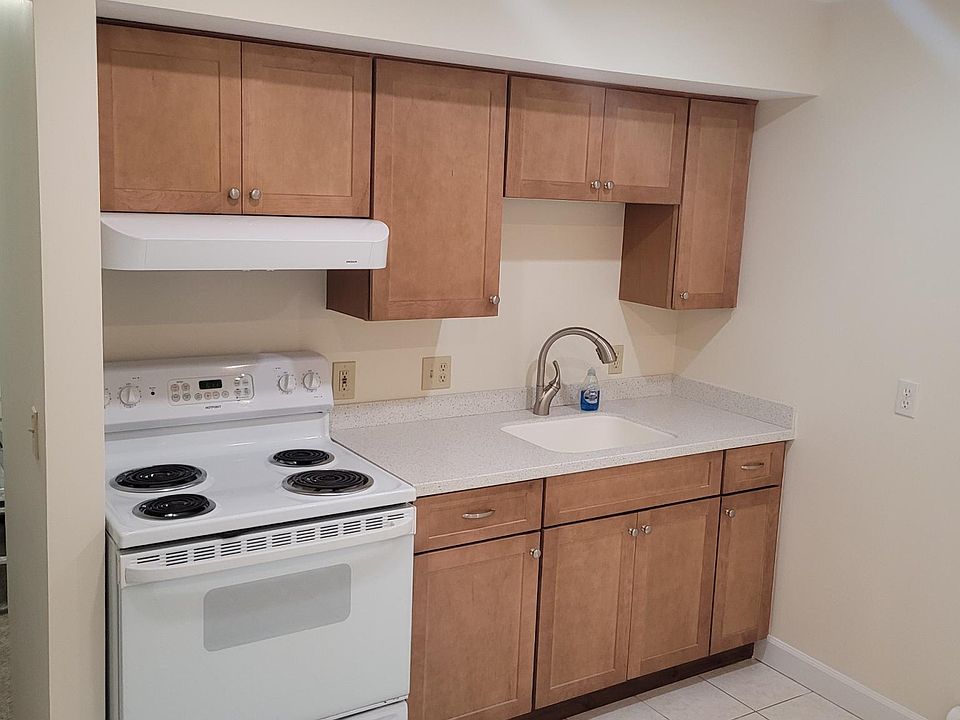 1st image of 35 Custis Ave