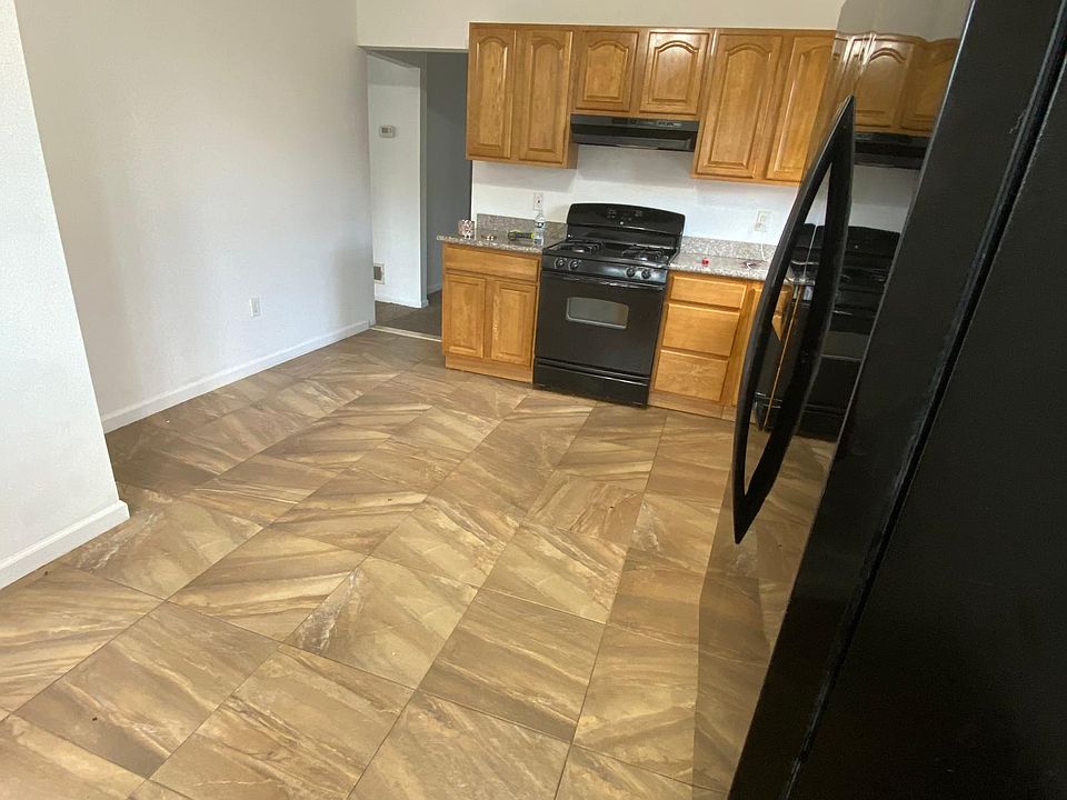 Large eat in kitchen