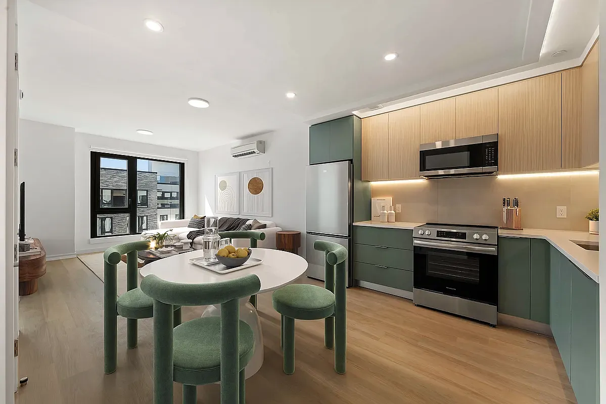 Building Photo - 2363 Bedford Ave #206C