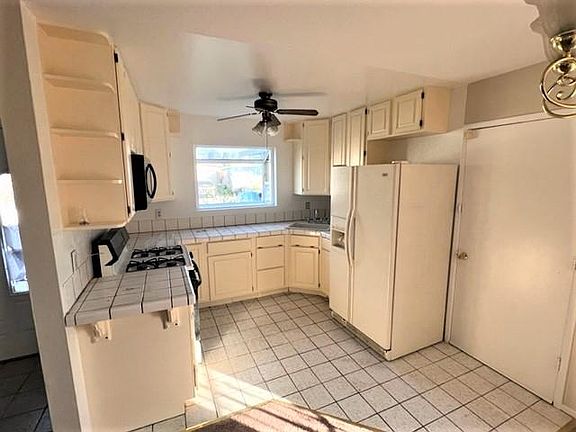 2nd image of 2031 Nottingham Dr