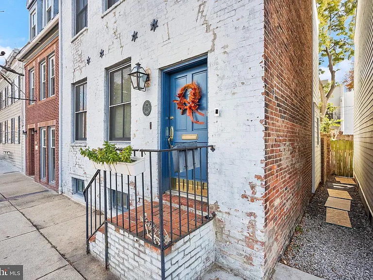 214 S Henry St — Photo 4