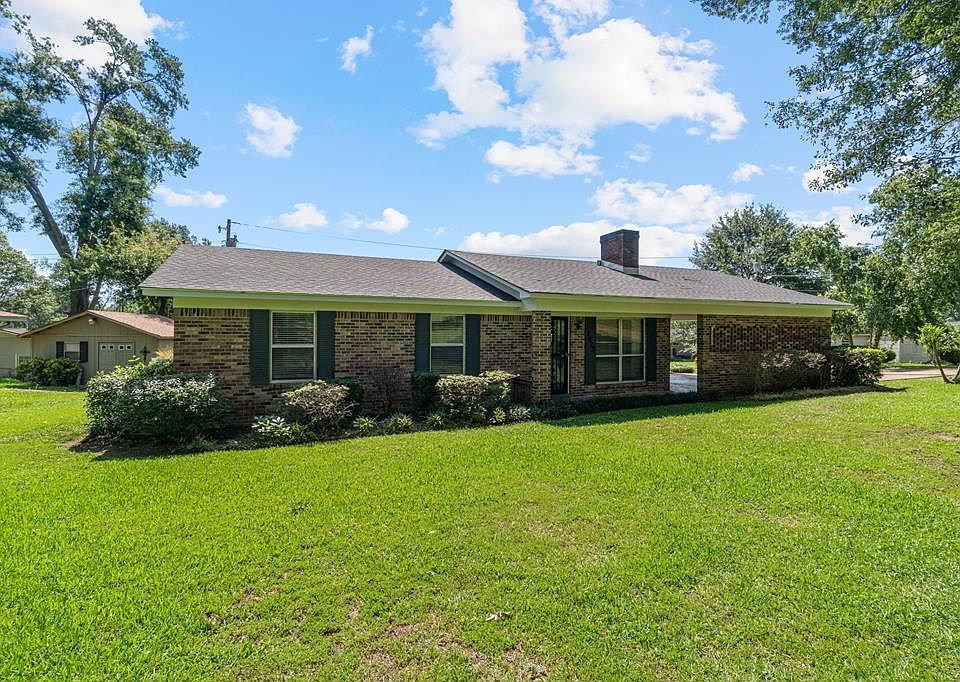 1st image of 2072 Oakhurst Dr
