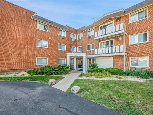 25 E Palatine Rd APT 303, Arlington Heights, IL 60004
