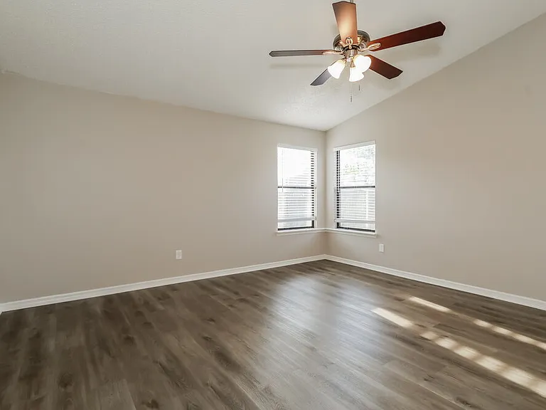 7749 Pikes Peak Dr — Photo 8