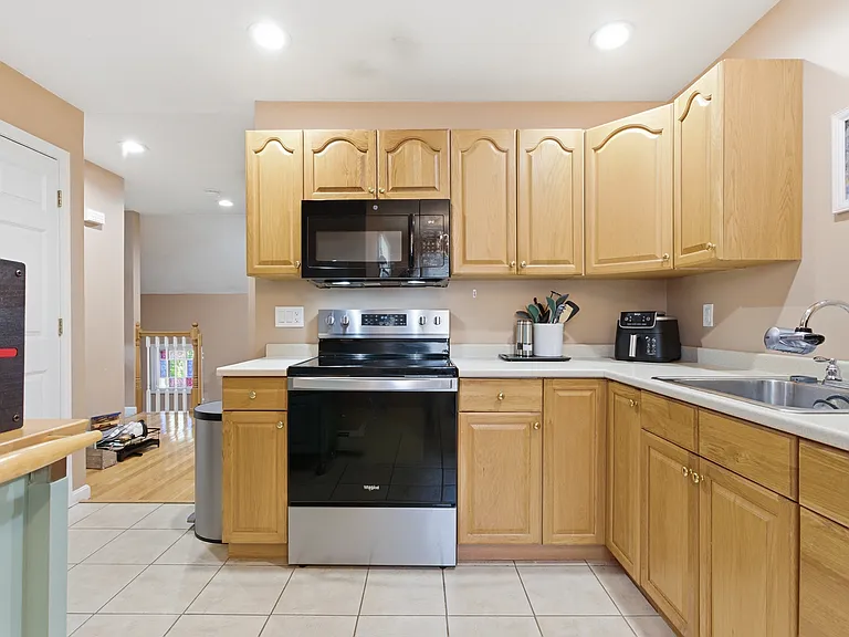 107 Plain St #2 — Photo 12