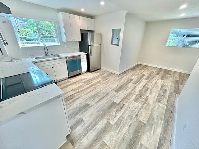 564 Florence St #6 — Photo 7