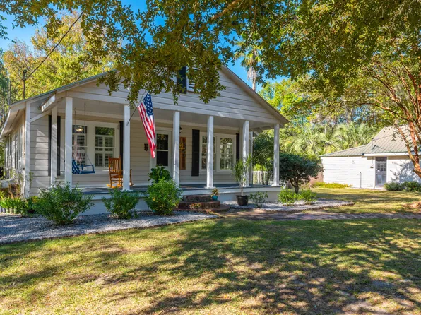 16266 Hunters Chapel Rd, Smoaks, SC 29481