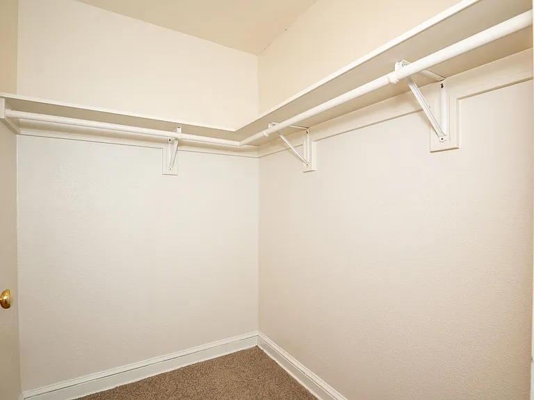 Palladian Apartments — Photo 15