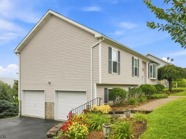 10 Lakeview Ter, Sussex Boro, NJ 07461