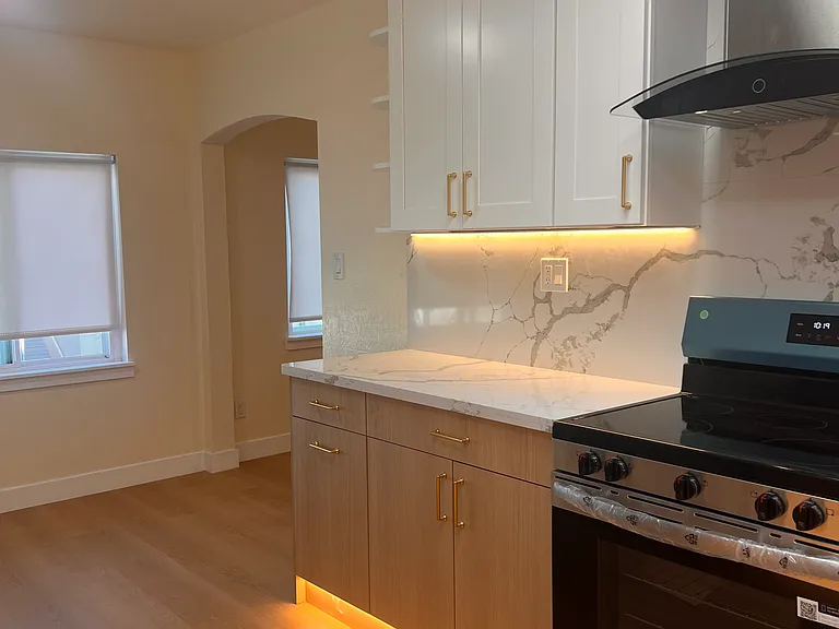 126 Margaret Ave — Photo 14
