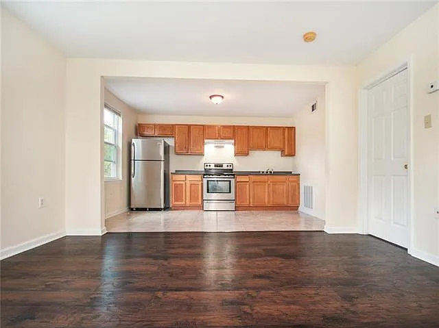 1325 Marigny St #2 — Photo 6
