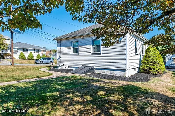92 Lake View Blvd — Photo 1