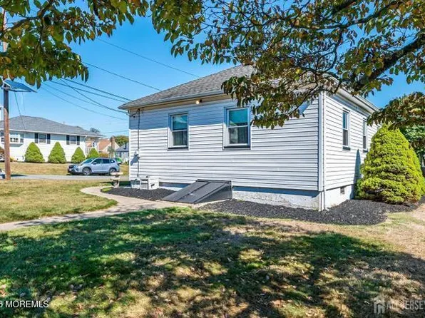 92 Lake View Blvd, Edison, NJ 08817