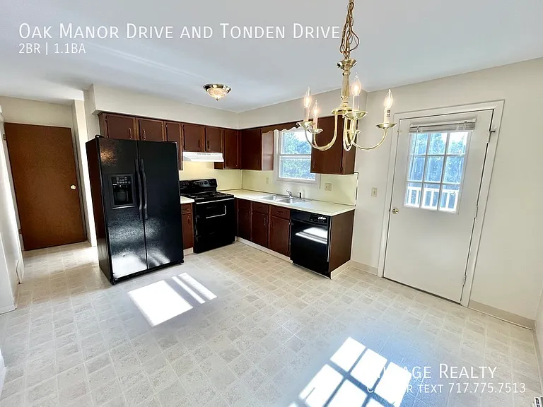 Oak Manor Dr — Photo 62