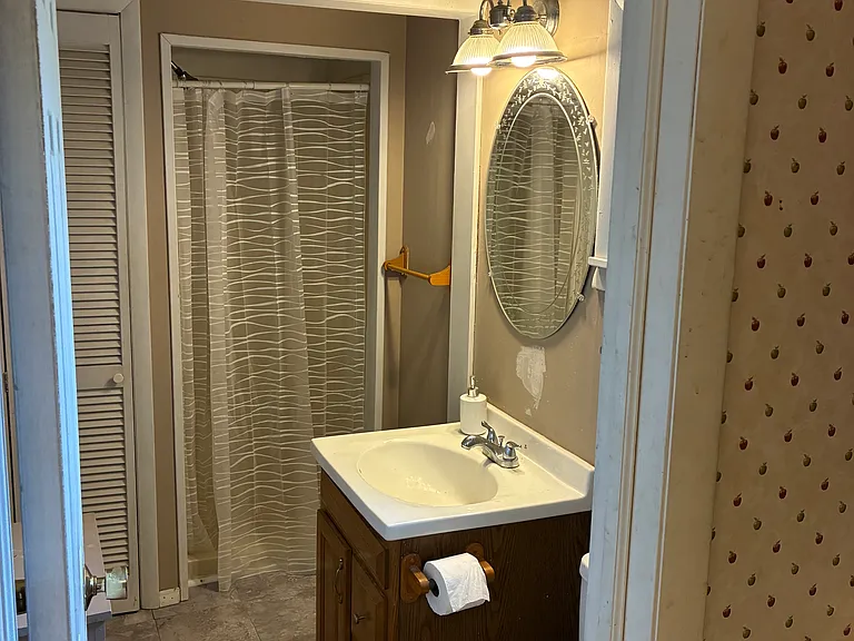 Full bathroom on first floor