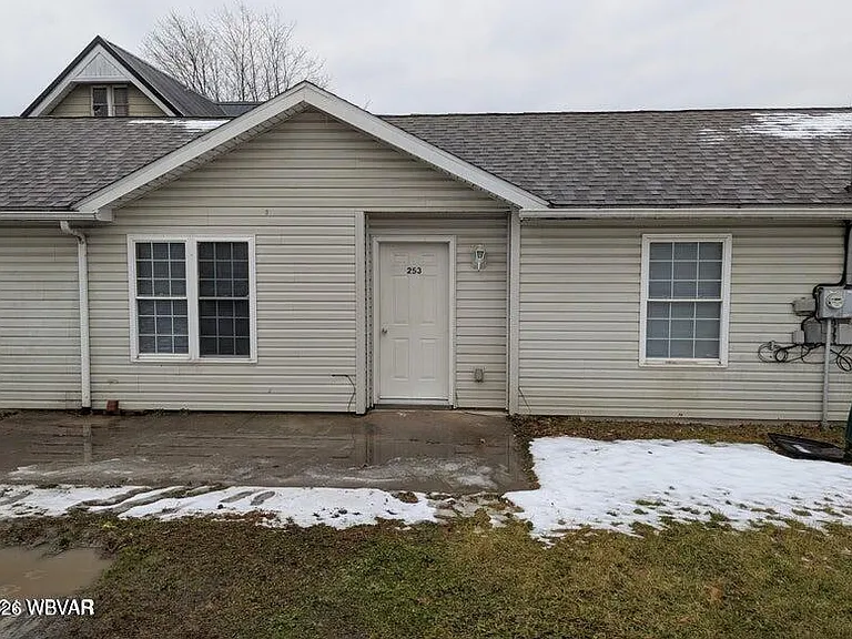 253 Underwood St — Photo 1