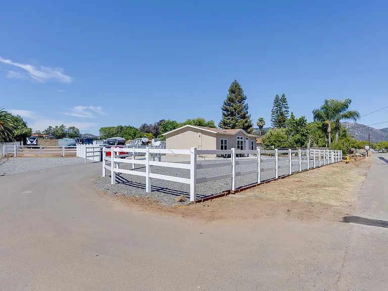 246 Cassou Rd — Photo 4