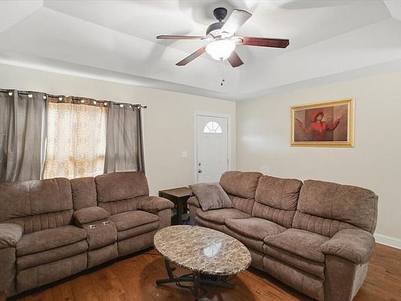 3rd image of 1306 Young St