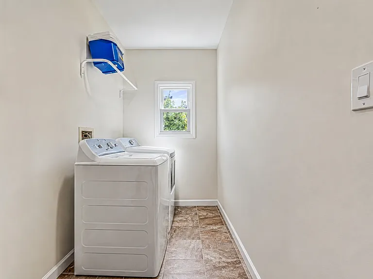 16 North St — Photo 11
