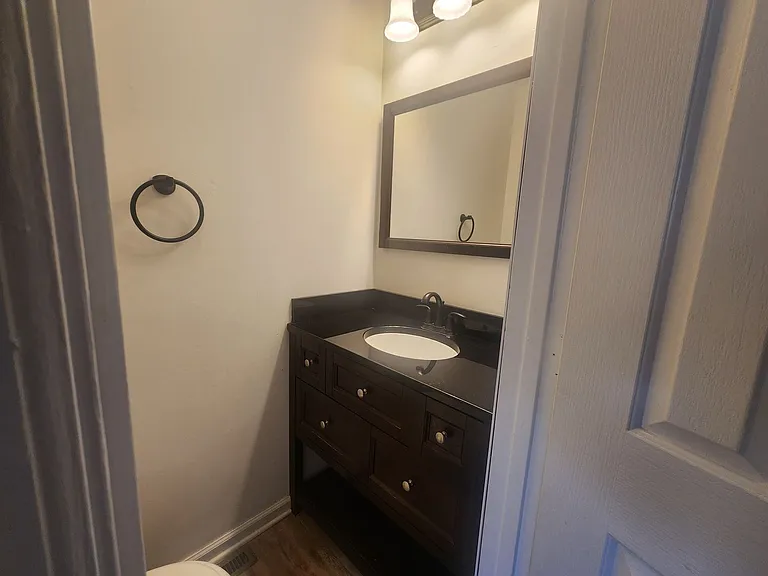 1810 N Main St — Photo 7