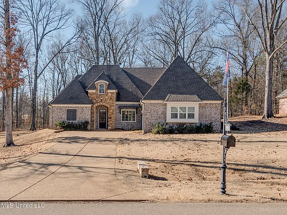 3rd image of 5739 Burlington Ln
