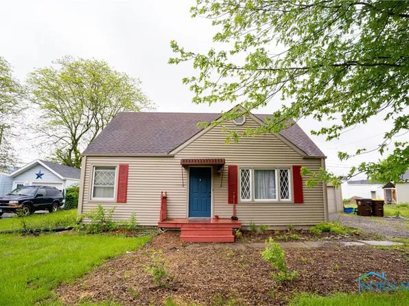 1702 E Hopkins St, Defiance, OH 43512