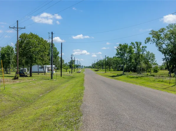 6549 Atakapan Trl, Bedias, TX 77831