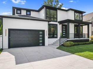 3815 Kent Rd, Royal Oak, MI 48073