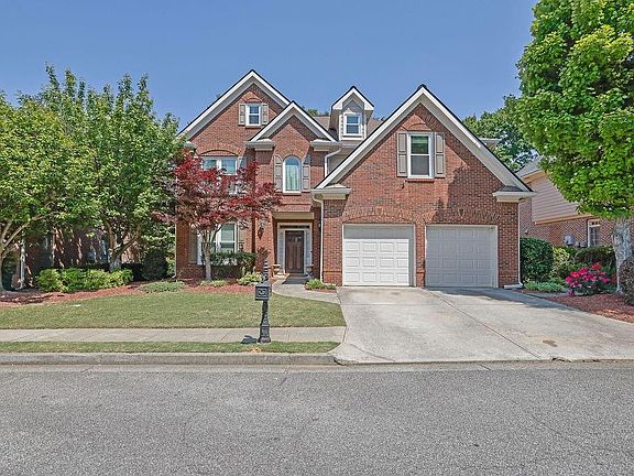 2nd image of 2027 Ivy Ridge Rd SE