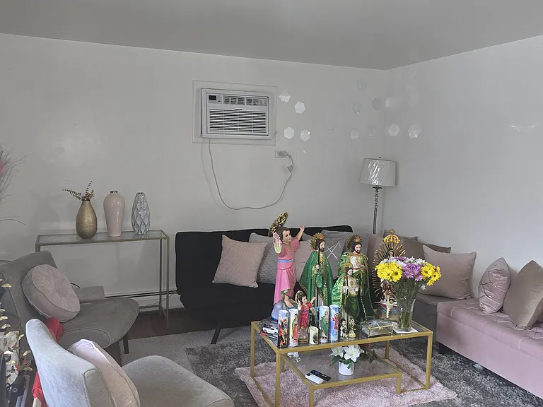 14643 Lamon Ave #2B — Photo 2
