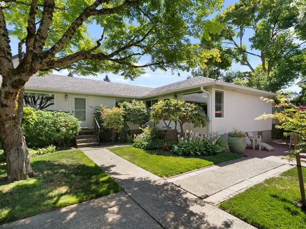3002 SE Brooklyn St, Portland, OR 97202