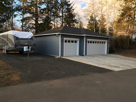 2nd image of 600 Huckleberry Ct SE