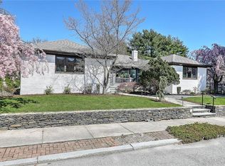 80 Hartshorn Rd, Providence, RI 02906